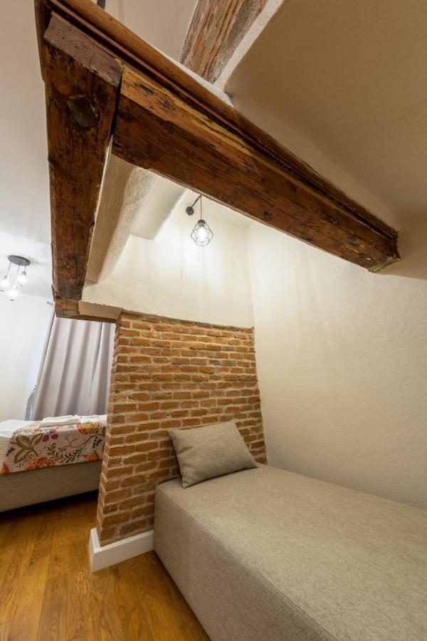 Rossmarkt Haus Hotel Brasov Luaran gambar